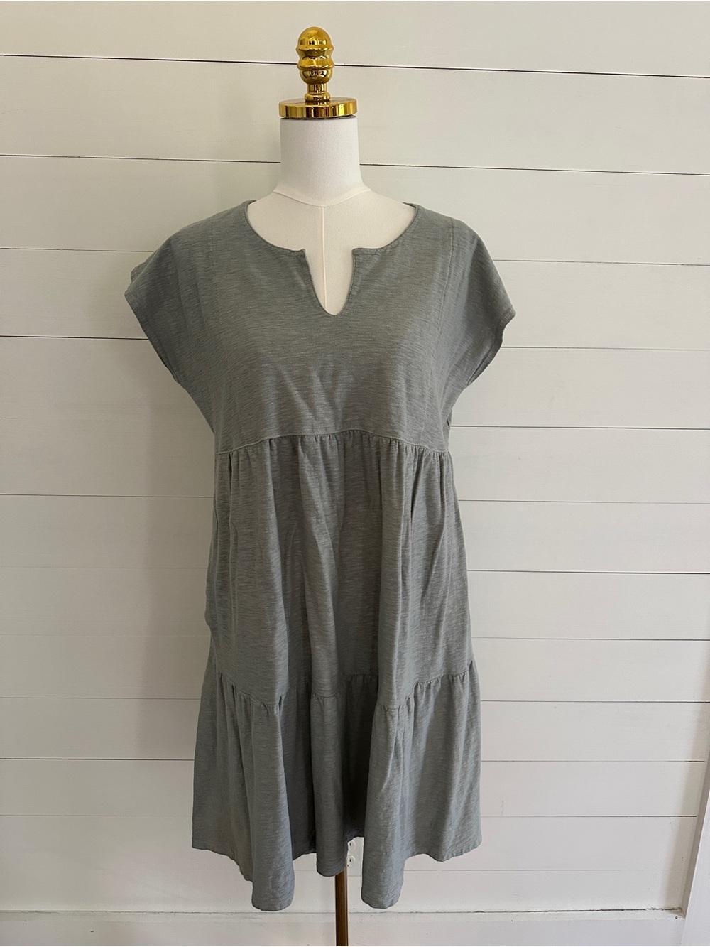 EX VOTO Casual Tiered Tunic Dress in Sage Gray